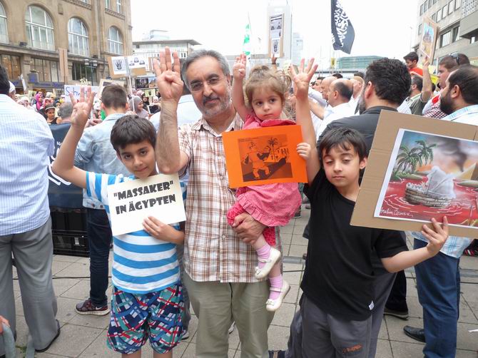 Almanya’da Mısır ve Suriye Direnişine Destek Eylemleri 18