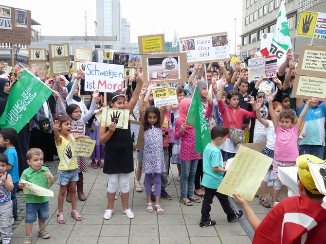Almanya’da Mısır ve Suriye Direnişine Destek Eylemleri 19