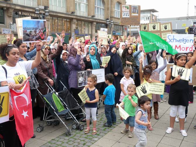 Almanya’da Mısır ve Suriye Direnişine Destek Eylemleri 20
