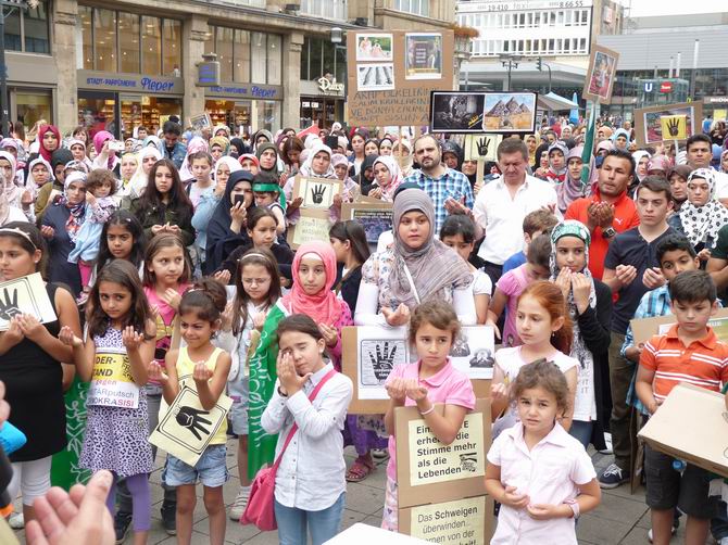 Almanya’da Mısır ve Suriye Direnişine Destek Eylemleri 25