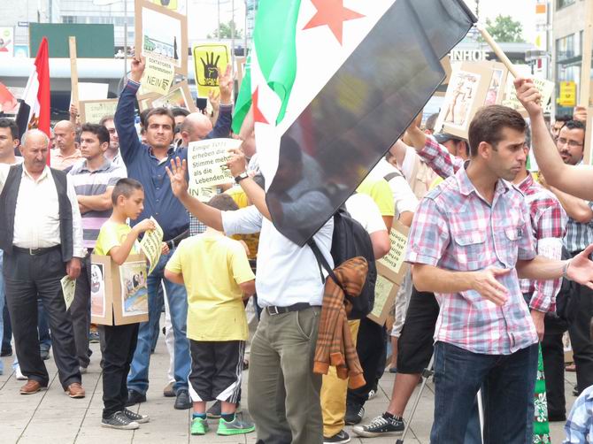 Almanya’da Mısır ve Suriye Direnişine Destek Eylemleri 9