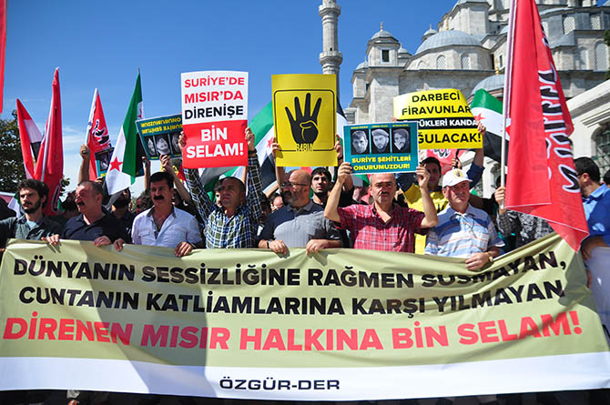 Fatih Camiinde Mısır ve Suriye Eylemi Yapıldı 6