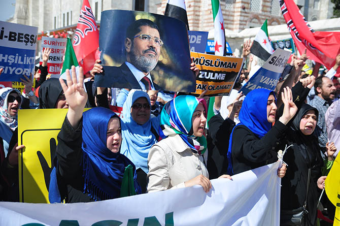 Fatih Camii’nde ABD, Rusya ve İran Protestosu 25