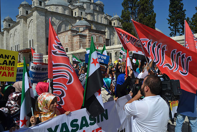 Fatih Camii’nde ABD, Rusya ve İran Protestosu 32