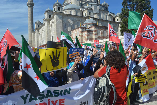Fatih Camii’nde ABD, Rusya ve İran Protestosu 34