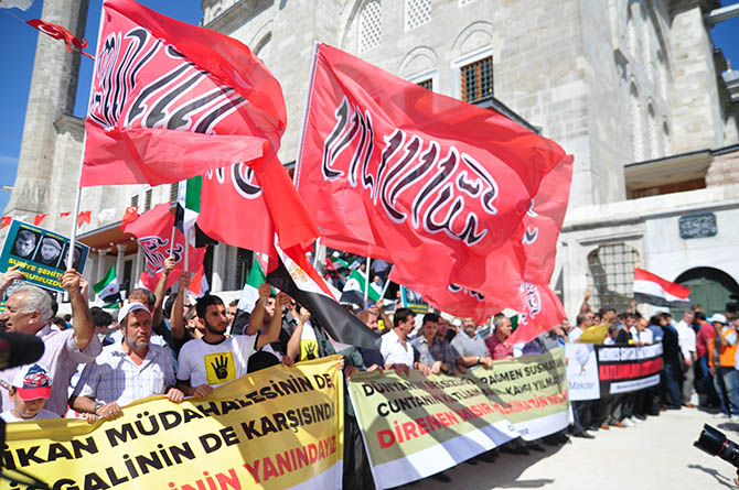 Fatih Camii’nde ABD, Rusya ve İran Protestosu 36