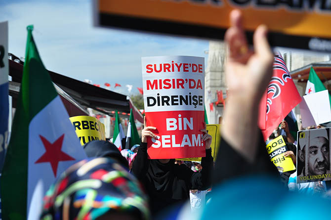 Fatih Camii’nde ABD, Rusya ve İran Protestosu 38