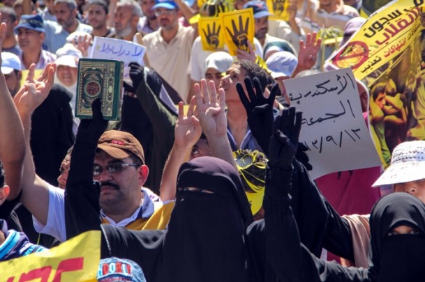 Mısır’da “Şehitlerin Kanına Vefa” Gösterileri 15