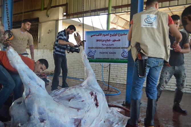 Özgür-Der Mensuplarının Kurbanları Gazze'de Kesildi 8