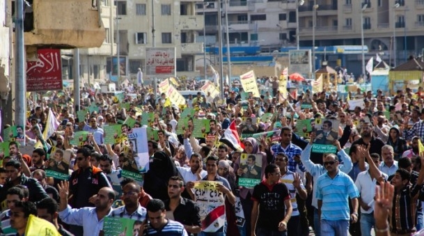 Mısır'da "Halkın iradesi yargılanıyor" gösterileri 13