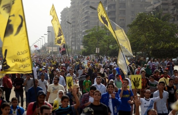 Mısır Halkı Kadınlar İçin Sokaklarda 14