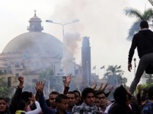 Mısır'da Darbe Karşıtı Gösteriler Sürüyor