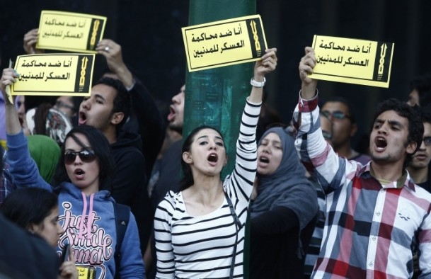 Mısır'da Yeni Gösteri Yasası Protesto Edildi 7