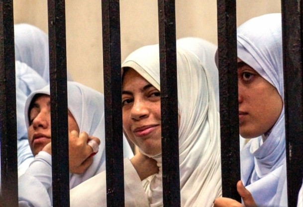 Onurlu Kızkardeşlerimiz Cunta Yargısı Önünde 4