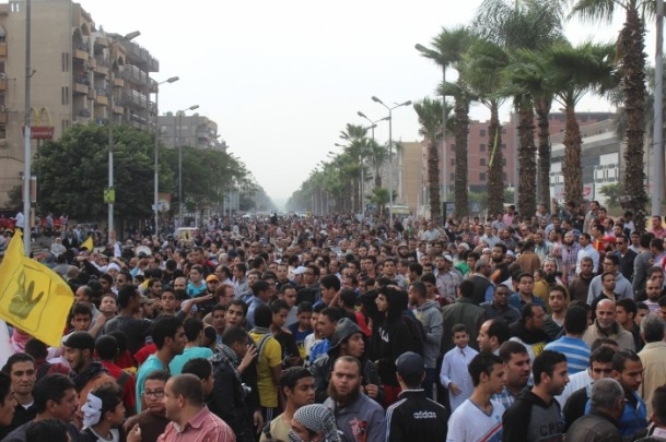 Mısır'da darbe karşıtı cuma gösterileri 7