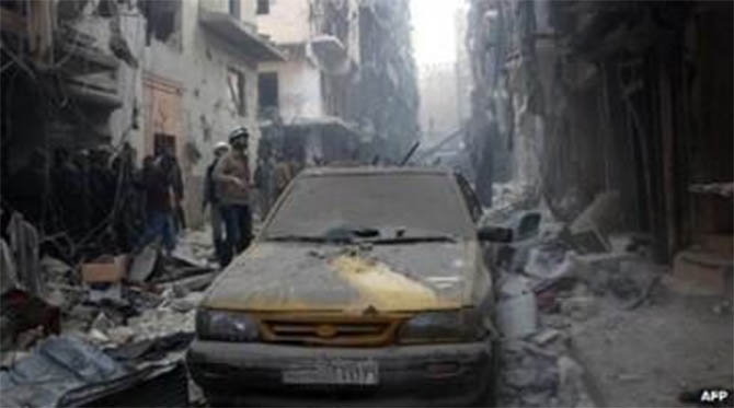 Esed, Varil Bombalarıyla Halep'i Yıktı 6