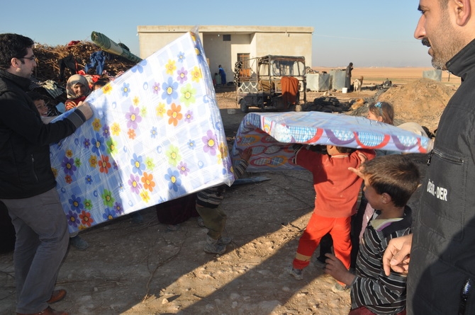 Özgür-Der’den Suriye’ye İki Tır Yardım 11