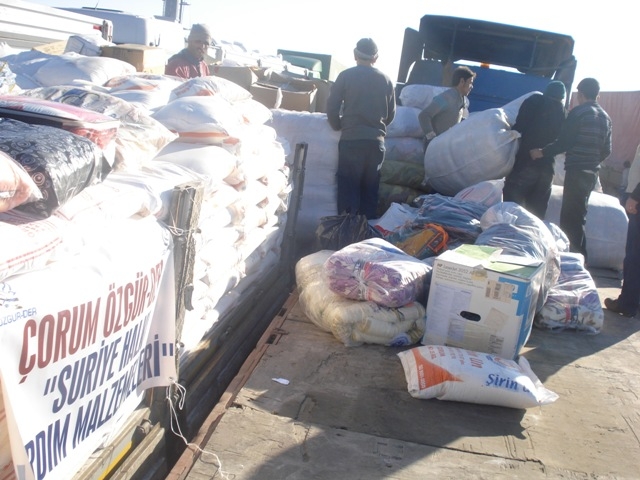 Çorum Özgür-Der Yardım Tırları Suriye’de 4