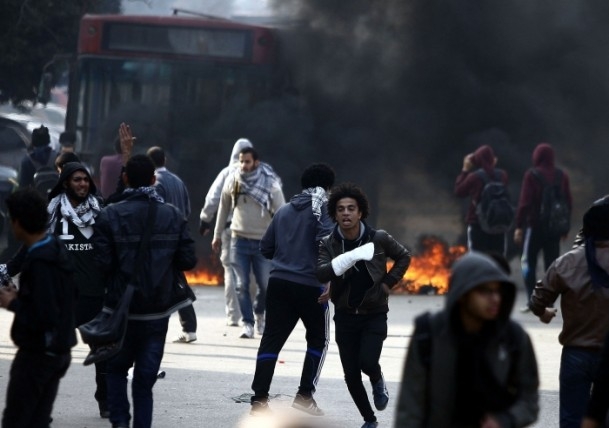 Mısır'da Darbe Karşıtı Gösteriler Sürüyor: 17 Ölü 7