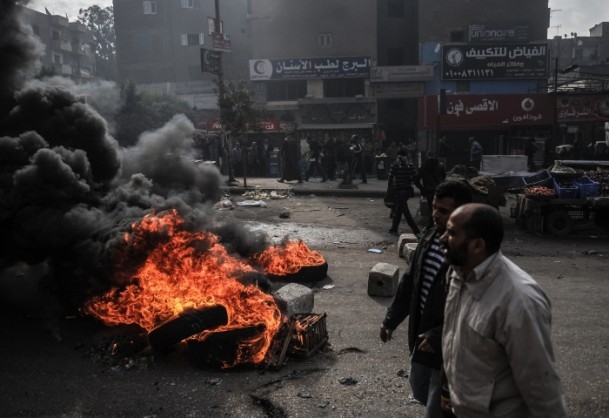 Mursi'nin Yargılanması Protesto Ediliyor 13