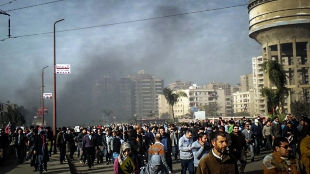 Mursi'nin Yargılanması Protesto Ediliyor 17
