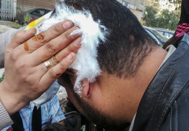 Mursi'nin Yargılanması Protesto Ediliyor 6