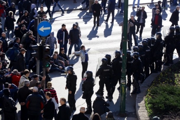 Saray Bosna'da Hükümet Karşıtı Eylemler 13