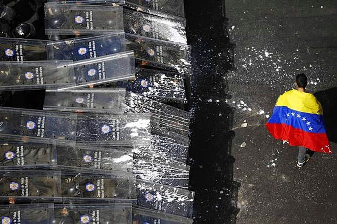 Venezuela'da Hükümet Karşıtı Gösteriler 6