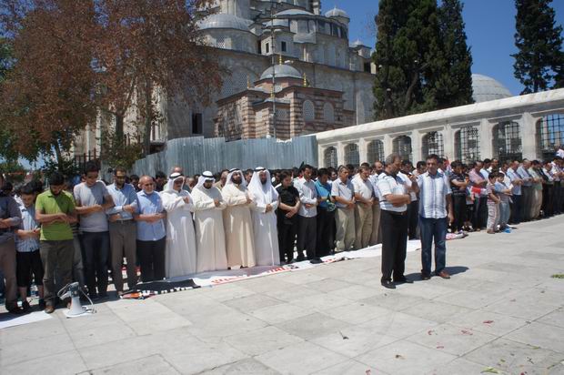 Baas Zulmü Fatih Camiinde Lanetlendi!  3