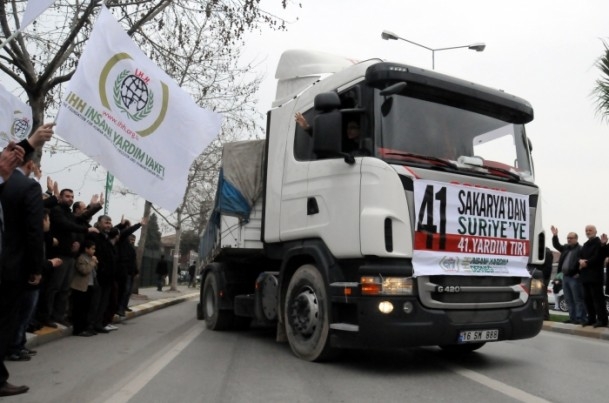 229 Yardım Tırı Suriye Yolunda 10