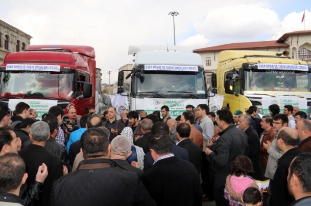 229 Yardım Tırı Suriye Yolunda 9