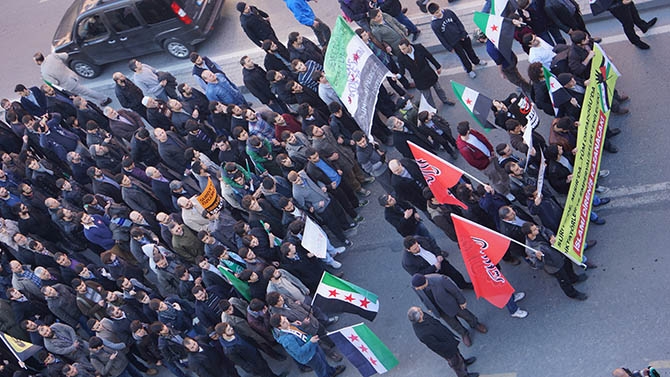 3 Yıldır Direnen Suriye İçin Fatih’te Yürüyüş 11