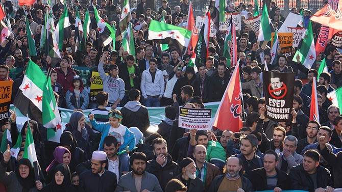 3 Yıldır Direnen Suriye İçin Fatih’te Yürüyüş 13