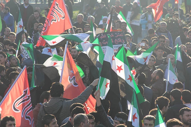 3 Yıldır Direnen Suriye İçin Fatih’te Yürüyüş 21