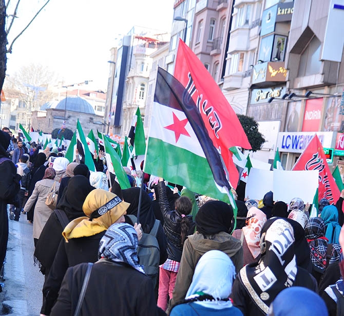 3 Yıldır Direnen Suriye İçin Fatih’te Yürüyüş 5