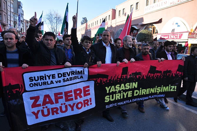 3 Yıldır Direnen Suriye İçin Fatih’te Yürüyüş 6
