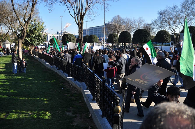 3 Yıldır Direnen Suriye İçin Fatih’te Yürüyüş 9