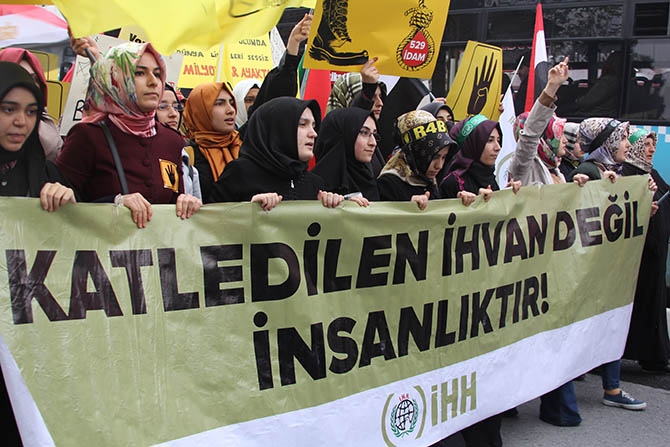 Fatih’te Binler Mısırlı Kardeşlerimiz İçin Yürüdü 8