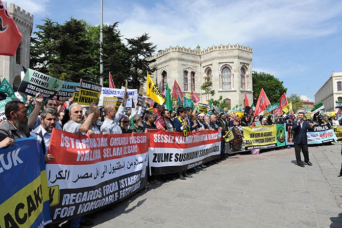 Şehzadebaşı'ndan Beyazıt'a Mısır'a Destek Yürüyüşü 40