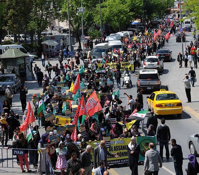 Şehzadebaşı'ndan Beyazıt'a Mısır'a Destek Yürüyüşü 45