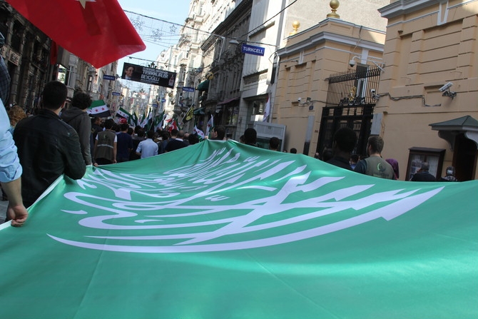 İstiklal Caddesi'nde Kardeşlik Yürüyüşü 7