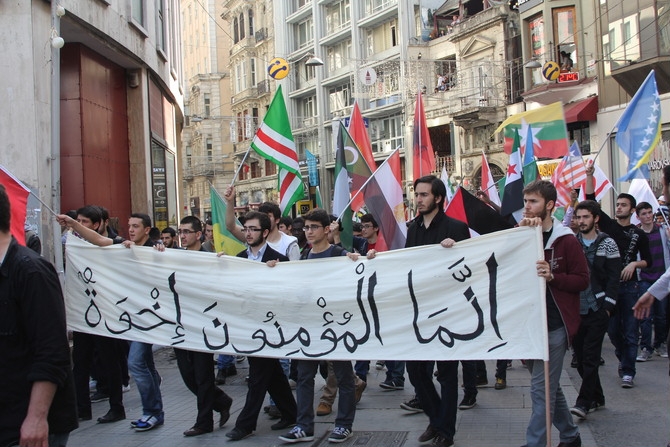 İstiklal Caddesi'nde Kardeşlik Yürüyüşü 8