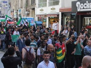 İstiklal Caddesi'nde Kardeşlik Yürüyüşü