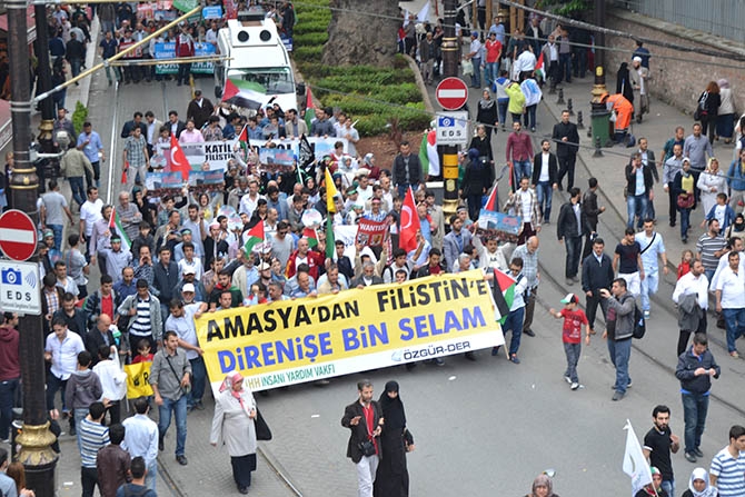 On Binlerce Kişi Mavi Marmara İçin Yürüdü 14