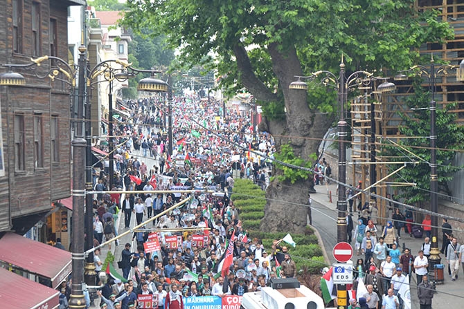 On Binlerce Kişi Mavi Marmara İçin Yürüdü 15