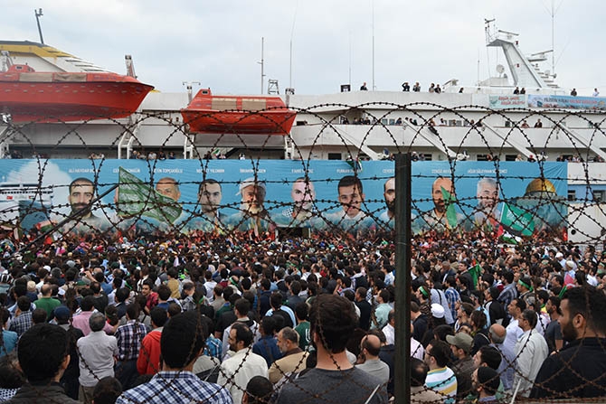 On Binlerce Kişi Mavi Marmara İçin Yürüdü 19