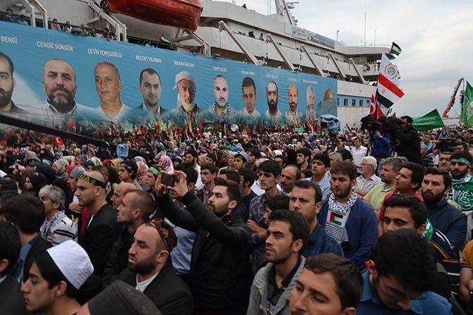 On Binlerce Kişi Mavi Marmara İçin Yürüdü 21
