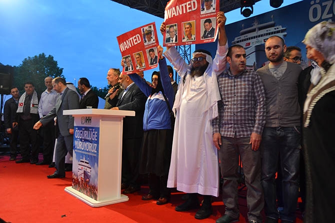 On Binlerce Kişi Mavi Marmara İçin Yürüdü 25