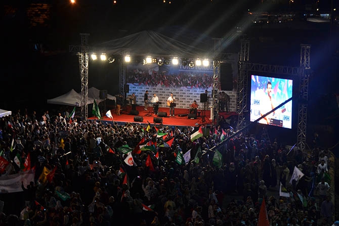 On Binlerce Kişi Mavi Marmara İçin Yürüdü 27