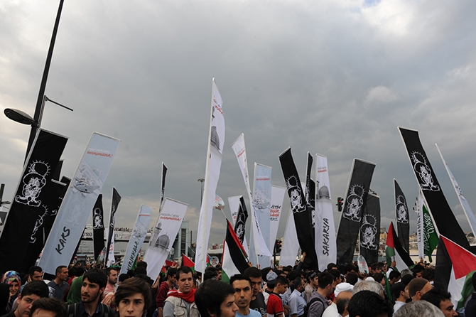 On Binlerce Kişi Mavi Marmara İçin Yürüdü 33